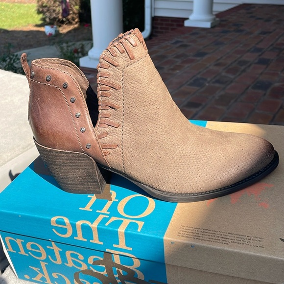 OTBT Women’s shoe. Multiple sizes. Color-Santa Fe Cinder. NWT. In box. - Picture 1 of 5